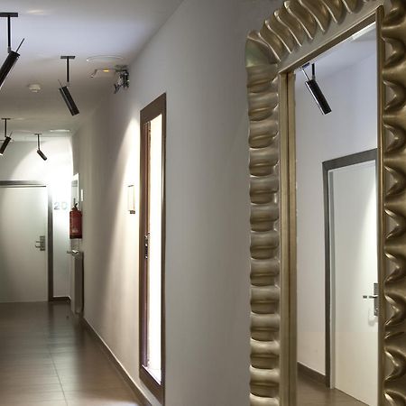 Chic & Basic Zoo Hotel Барселона Екстериор снимка