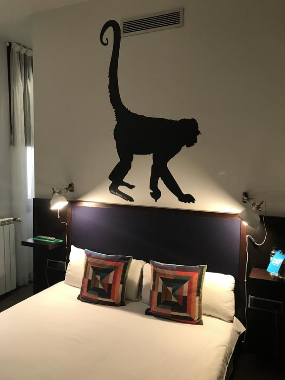 Chic & Basic Zoo Hotel Барселона Екстериор снимка