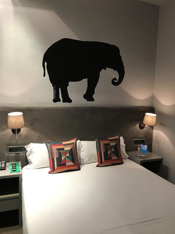 Chic & Basic Zoo Hotel Барселона Екстериор снимка