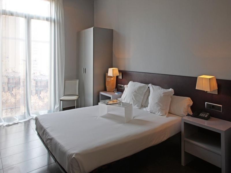 Chic & Basic Zoo Hotel Барселона Екстериор снимка